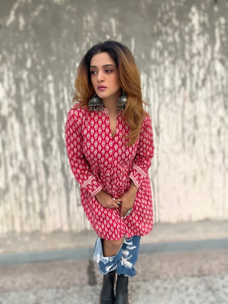 Rose Pink Sanagneri Print Top-5.webp